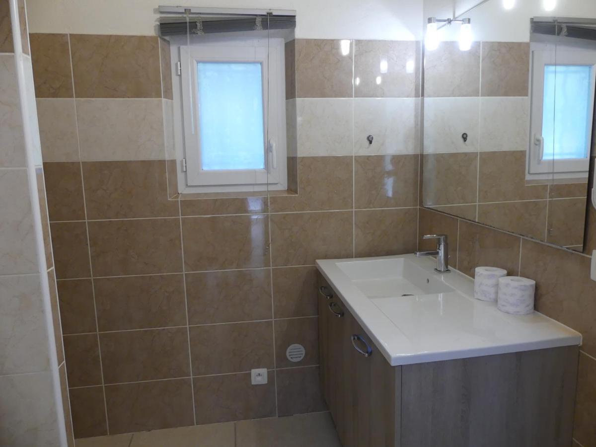 Maisonnette au calme et proche mer Mandelieu Extérieur photo